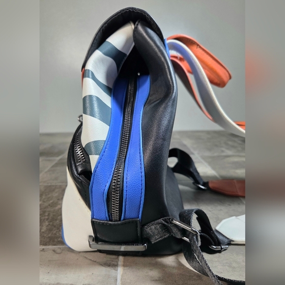 HEROES & VILLAINS AHSOKA TANO STAR WARS TROOPER MINI BACKPACK. - Picture 3 of 8